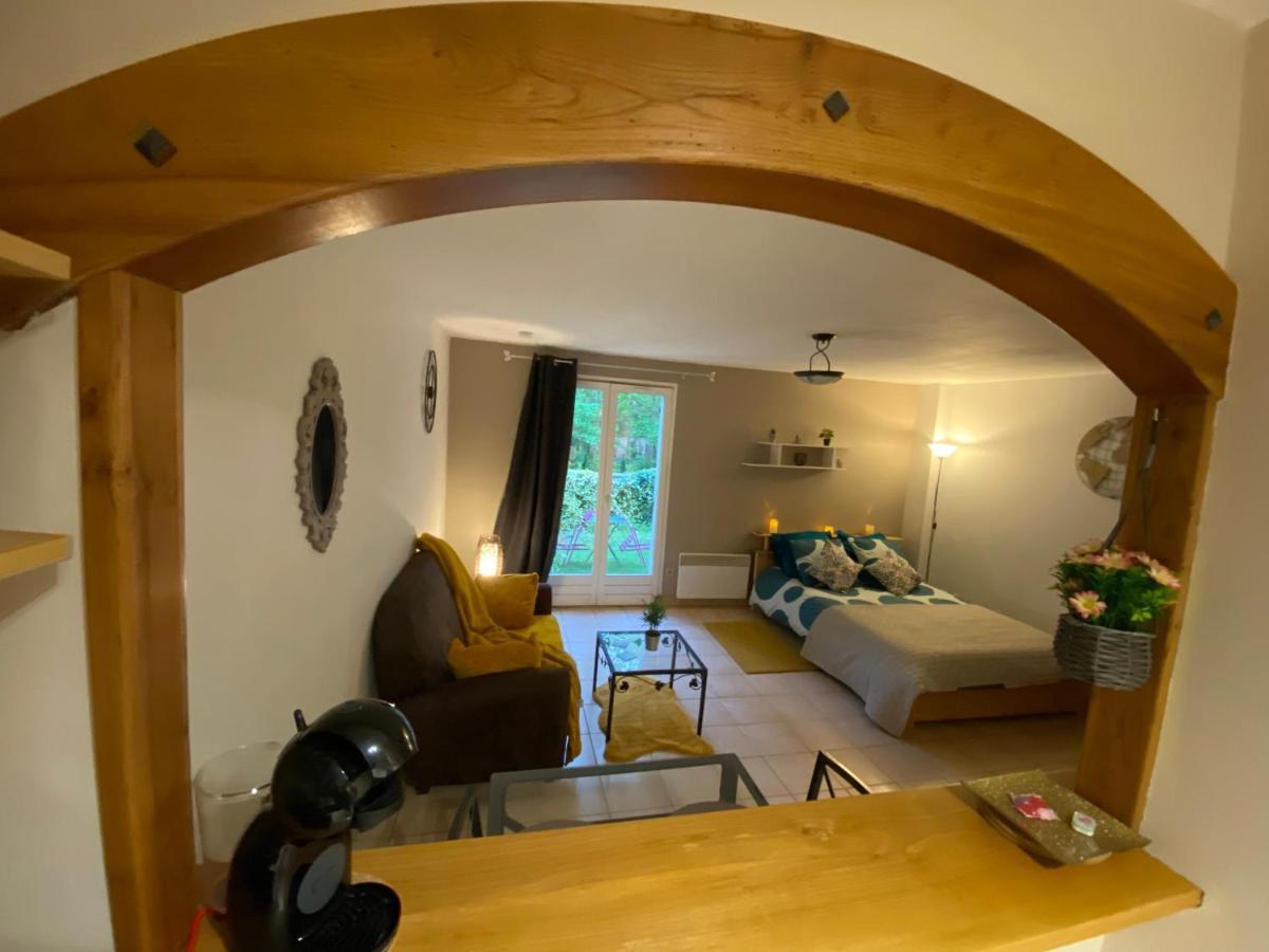 Appartement Cosy Avec Jardin Privatif Et Garage Фонтенбло Экстерьер фото